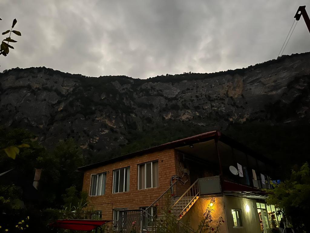 Guest House Oasis - Tvishi Kültér fotó